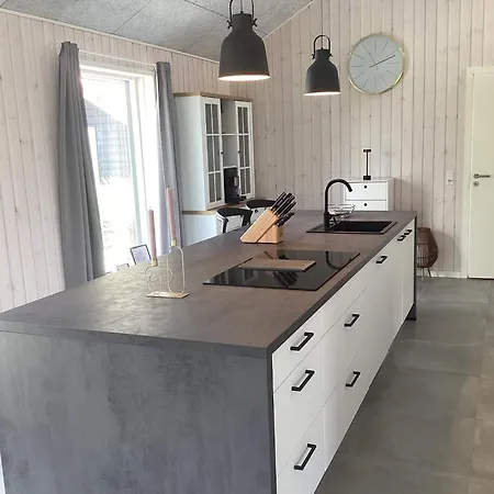 Сasa de vacaciones 5 Star In Vaeggerlose Bøtø By